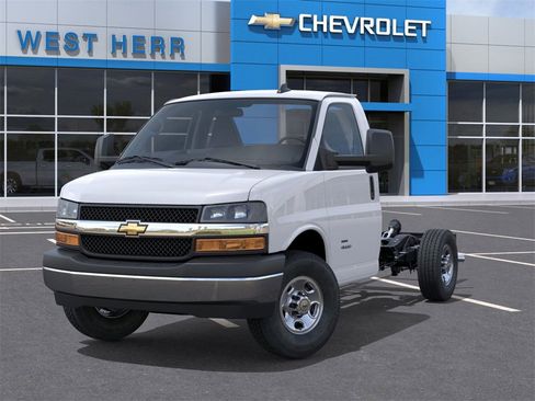 New 2025 Chevrolet Express 3500 w/ Power Convenience Package image 47