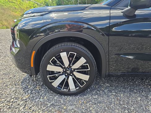 New 2025 Mitsubishi Outlander SEL image 8