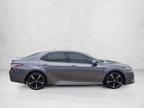 Used 2018 Toyota Camry XSE w/ Driver Assist Package FWD image 4