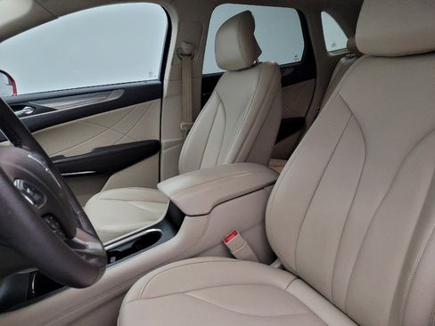 Used 2019 Lincoln MKC Premiere FWD image 17