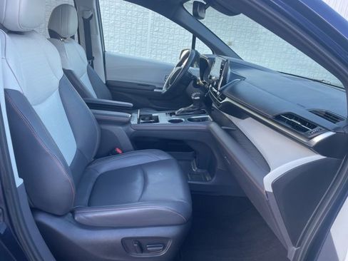Used 2022 Toyota Sienna XSE image 17