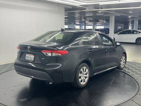 Certified 2020 Toyota Corolla LE image 3