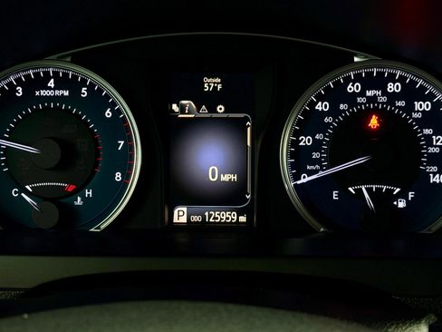 Used 2017 Toyota Camry LE image 14