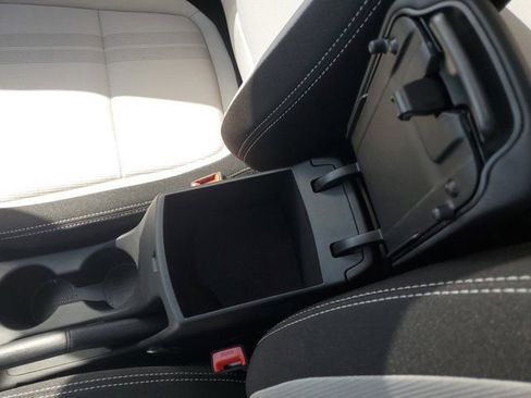 Certified 2025 Hyundai Venue SEL image 32