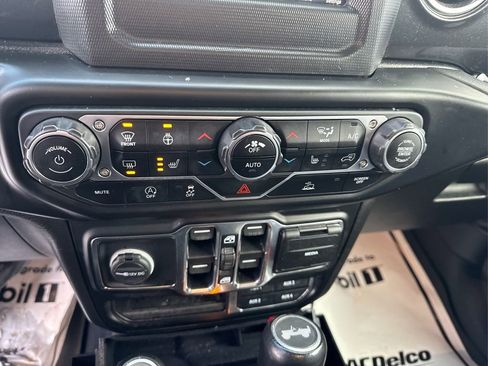 Used 2021 Jeep Wrangler Unlimited Sahara image 35