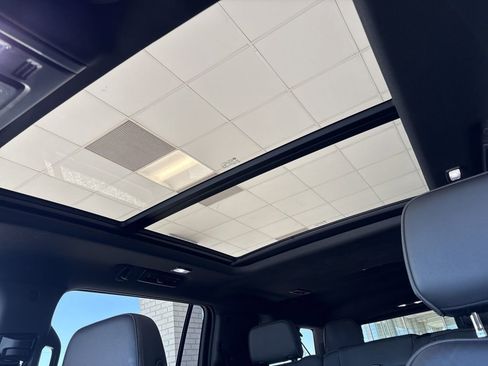Used 2022 Chevrolet Suburban RST w/ Luxury Package AWD/4WD image 44