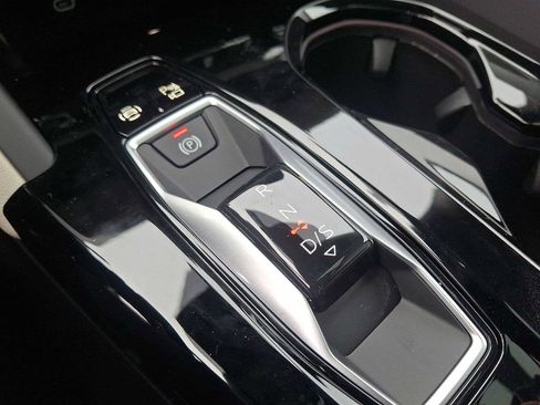 New 2025 Audi Q5 Prestige image 13