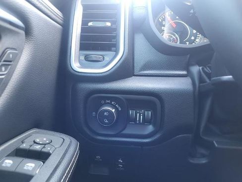 Used 2025 RAM 1500 Laramie AWD/4WD image 28