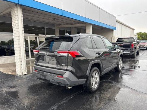 Used 2025 Toyota RAV4 XLE FWD image 5