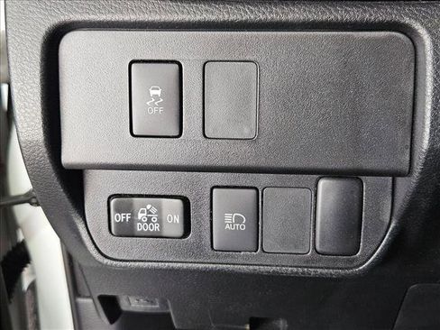 Used 2020 Toyota Tacoma SR w/ SR Convenience Package image 13