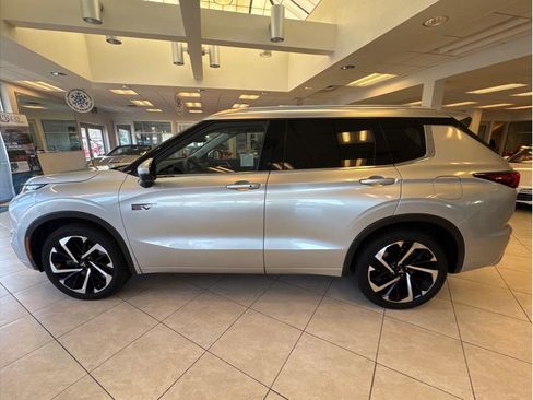 Used 2023 Mitsubishi Outlander SEL image 11