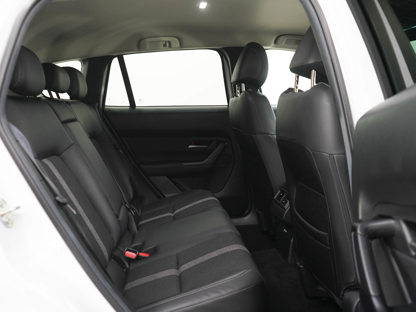 Used 2025 MAZDA CX-50 AWD 2.5 S w/ Preferred Package image 12