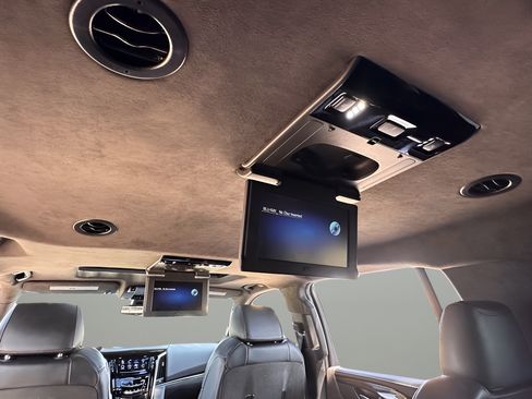 Used 2020 Cadillac Escalade ESV Platinum AWD/4WD image 24