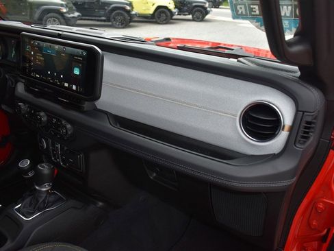 Used 2025 Jeep Wrangler Unlimited Sahara w/ Safety Group AWD/4WD image 28
