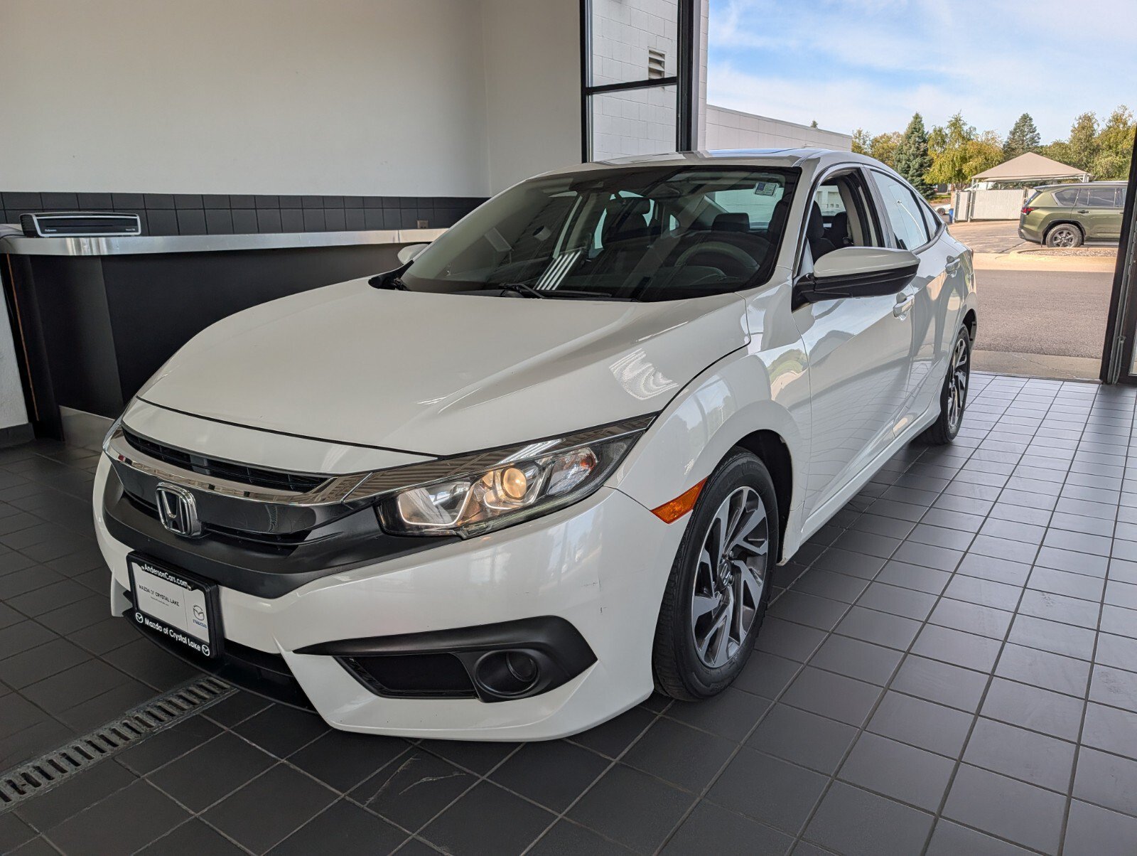 Used 2017 Honda Civic EX image 5