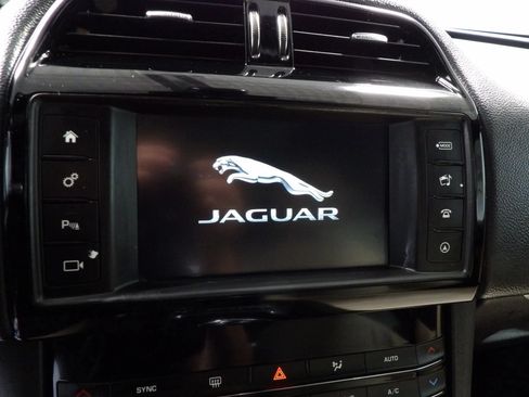 Used 2017 Jaguar F-PACE Premium AWD/4WD image 11