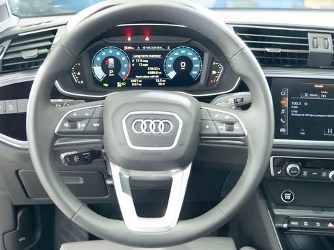 Certified 2025 Audi Q3 2.0T Premium w/ Convenience Package image 14