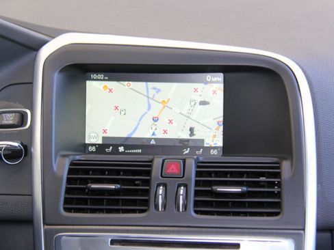 Used 2016 Volvo XC60 T5 Premier w/ Protection Package FWD image 11