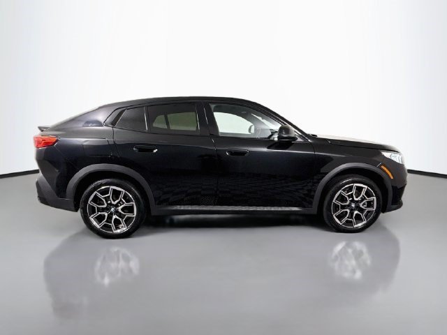 Used 2026 BMW X2 xDrive28i AWD/4WD image 11