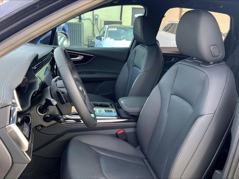 Certified 2025 Audi Q7 3.0T Premium Plus image 8