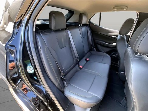 Used 2025 Buick Encore GX Preferred AWD/4WD image 19