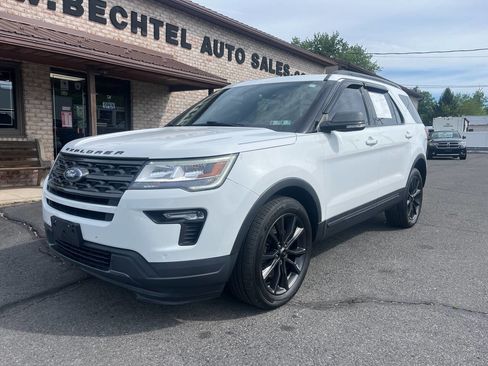 Used 2019 Ford Explorer XLT w/ Equipment Group 202A AWD/4WD image 2