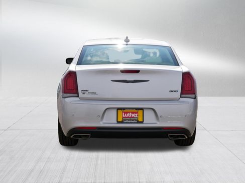 Used 2023 Chrysler 300 Touring L image 6