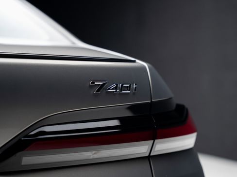 Used 2023 BMW 740i RWD image 30