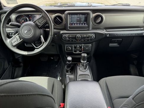 Used 2019 Jeep Wrangler Unlimited Sport S AWD/4WD image 25