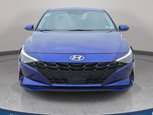 Used 2023 Hyundai Elantra SEL w/ Convenience Package image 3