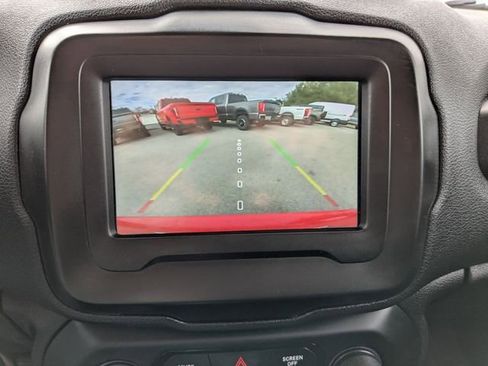 Used 2020 Jeep Renegade Sport image 26