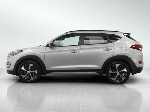 Used 2018 Hyundai Tucson Sport image 2