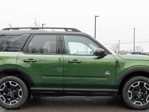 Used 2023 Ford Bronco Sport Outer Banks w/ Tech Package AWD/4WD image 5