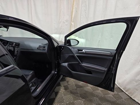 Used 2019 Volkswagen GTI Autobahn image 34