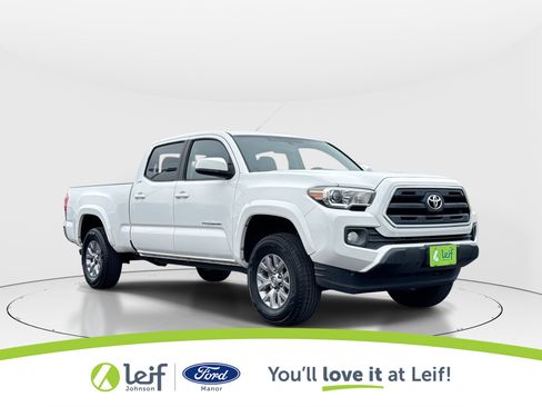 Used 2016 Toyota Tacoma SR5 w/ SR5 Appearance Package (SN) image 1