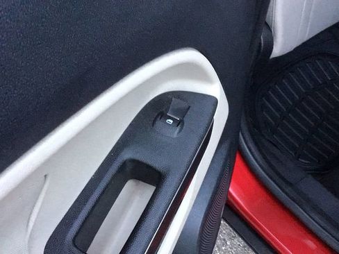 Used 2019 Ford EcoSport SE w/ SE Convenience Package image 14