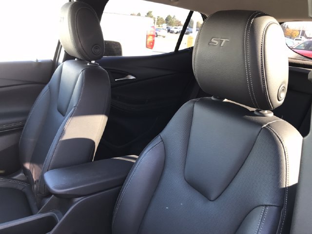 Certified 2024 Buick Encore GX Sport Touring w/ Comfort Package AWD/4WD image 5