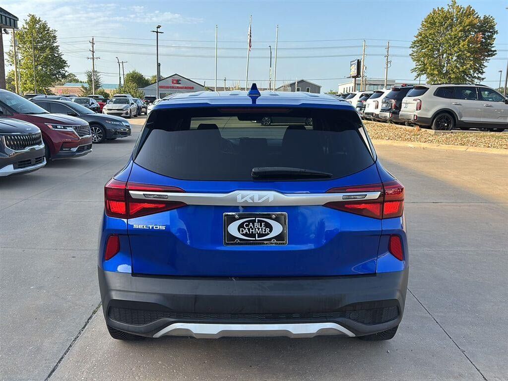 Used 2023 Kia Seltos LX AWD/4WD image 5