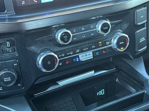 Used 2024 Ford F250 Lariat w/ Sport Appearance Package image 28