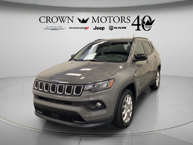 Used 2023 Jeep Compass Latitude AWD/4WD image 11
