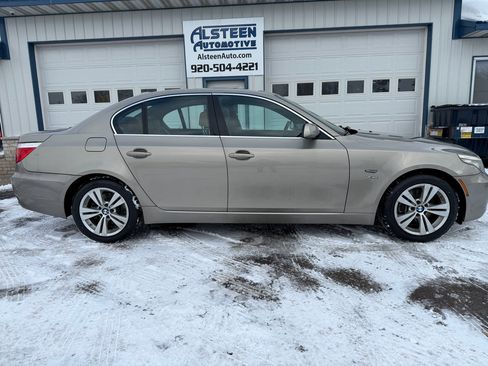 Used 2009 BMW 528i xDrive Sedan image 2