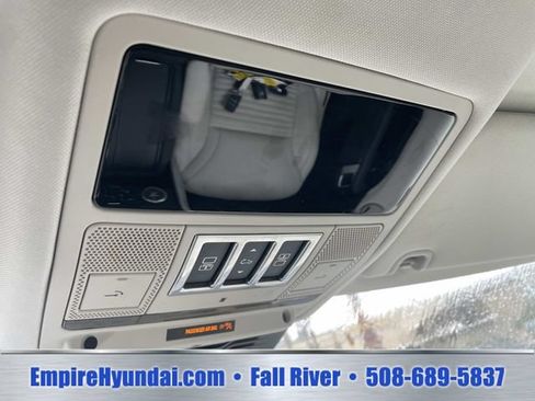 Used 2025 Land Rover Discovery S AWD/4WD image 26