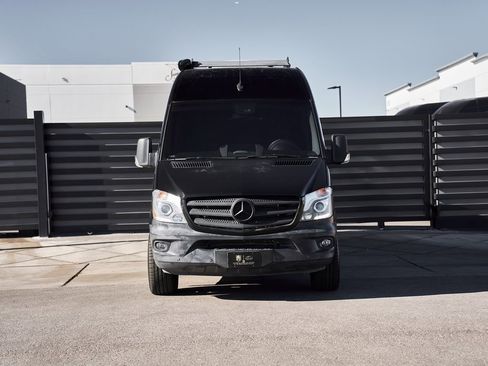 Used 2018 Mercedes-Benz Sprinter 2500 image 13
