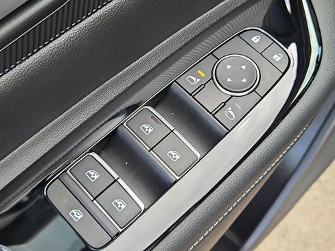 Certified 2025 Nissan Murano SV FWD image 18