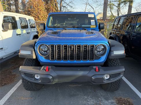 Used 2024 Jeep Wrangler Rubicon w/ Technology Group image 2