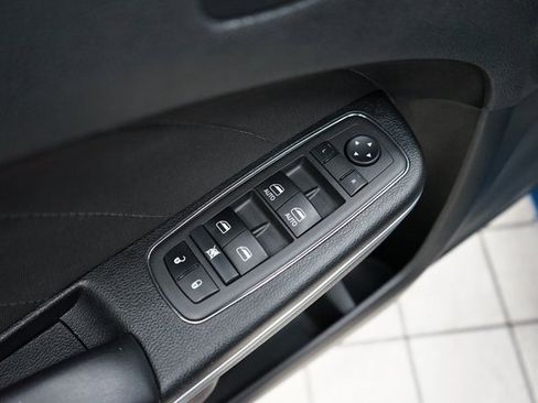 Used 2022 Dodge Charger SXT image 22