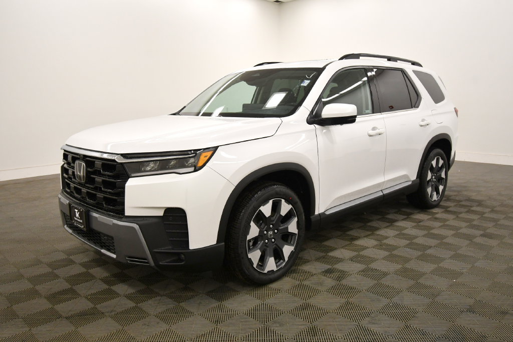 New 2026 Honda Pilot Touring image 2