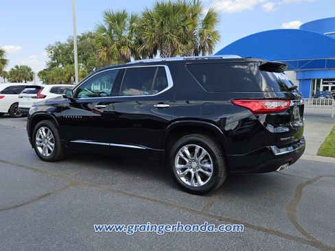 Used 2021 Chevrolet Traverse High Country AWD/4WD image 3