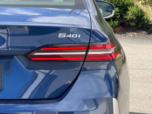 Certified 2025 BMW 540i xDrive w/ Premium Package image 7