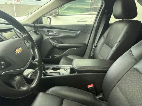 Used 2019 Chevrolet Impala LT FWD image 30
